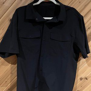 Lululemon Mens Short Sleeved Snap Button Shirt